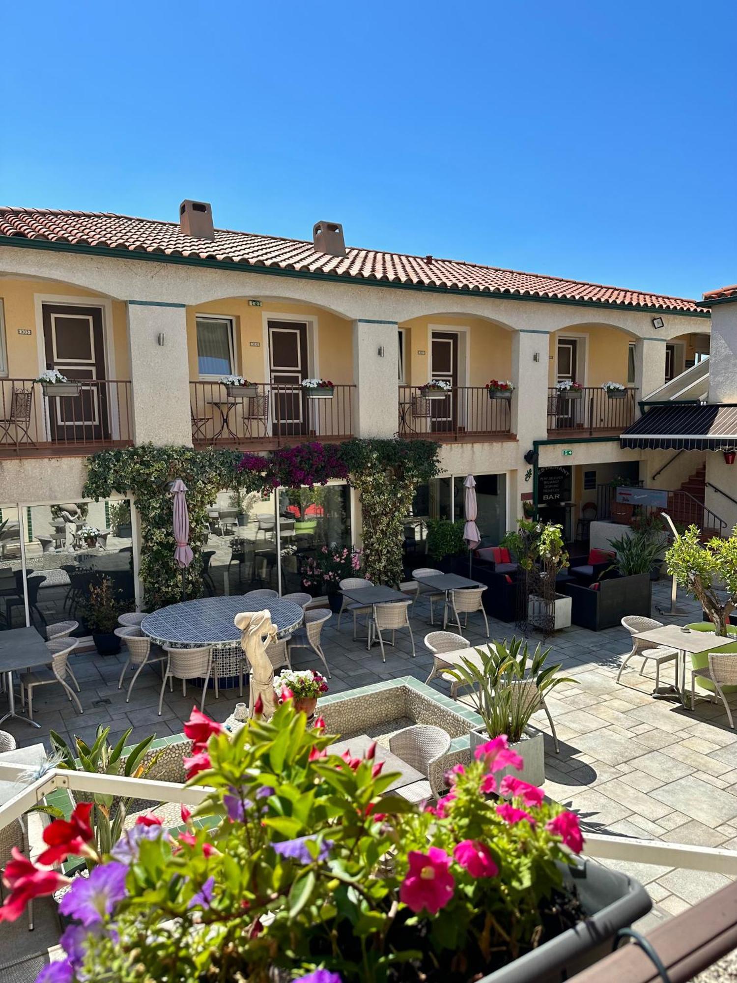Logis Hotel Les II Mas - Perpignan Sud Cabestany エクステリア 写真